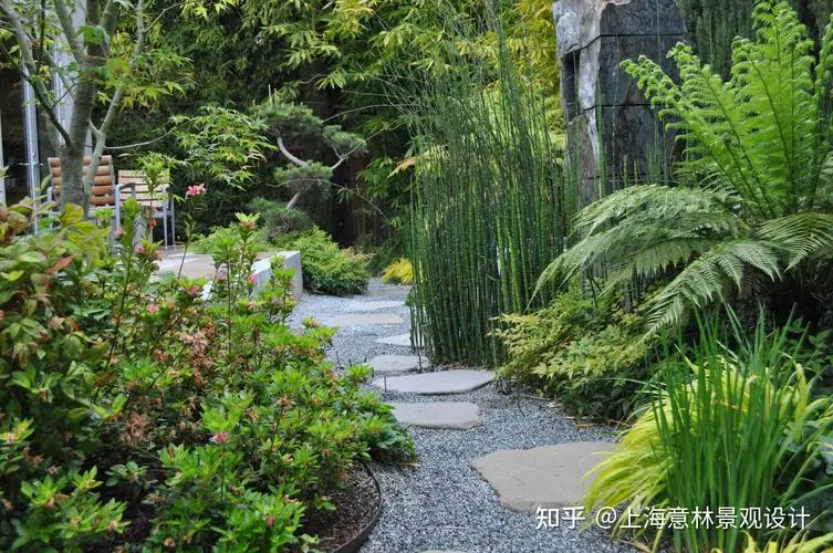 米乐官网：太阳能光伏花：园区绿化的新宠儿，环保节能的智慧之选